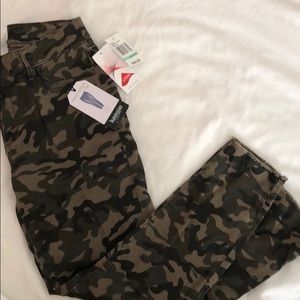 NWY Kenzie Camouflage Print Jeans size 8/29